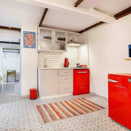Apartamento Lovely W Garden /4mins To Taksim Square *